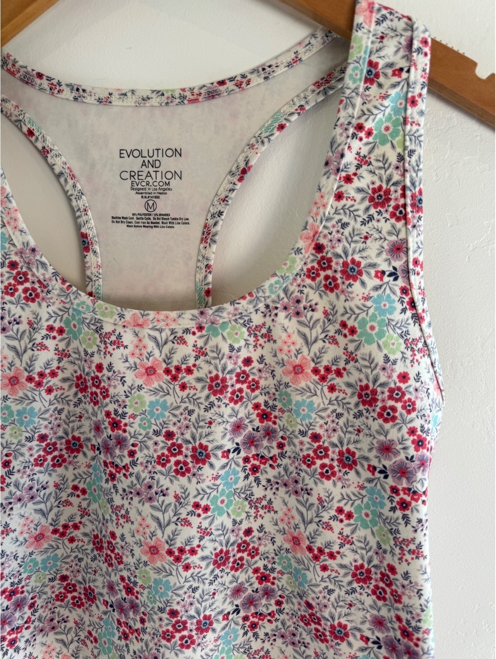 Evolution & Creation Floral Racerback Crop Tank – Size Medium - Picture 3 of 3